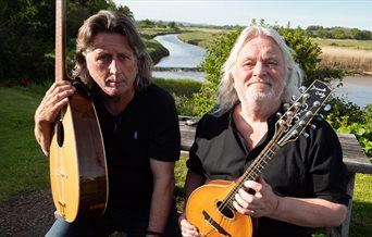 Photograph of folk duo Show of Hands