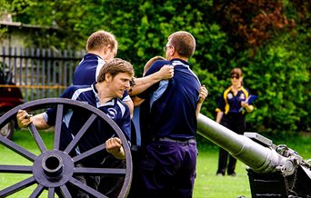 A team takes part in a Field Gun event