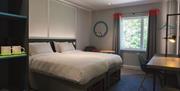 Twin beds at Lodge at Solent