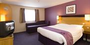 Premier Inn Port Solent - Lounge