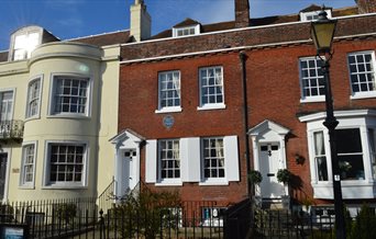 External photograph of the Charles Dickens' Birthplace Museum in Portsmouth