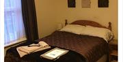 Double bed at Waverley Park Lodge Guest House