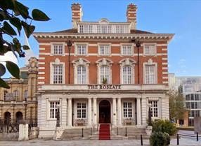 Roseate Hotel, Reading