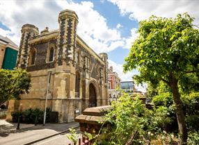 Reading Abbey Gateway 