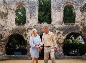 Couple at Abbey Ruins, Reading