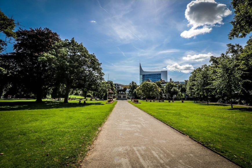 Forbury Gardens and the Blade