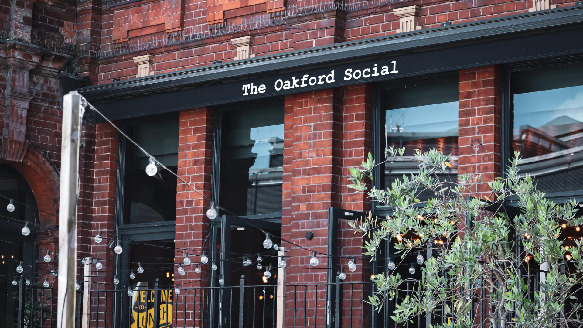 Exterior of The Oakford, Reading