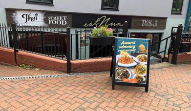 Eatnua store front