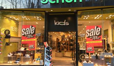 Schuh shop front