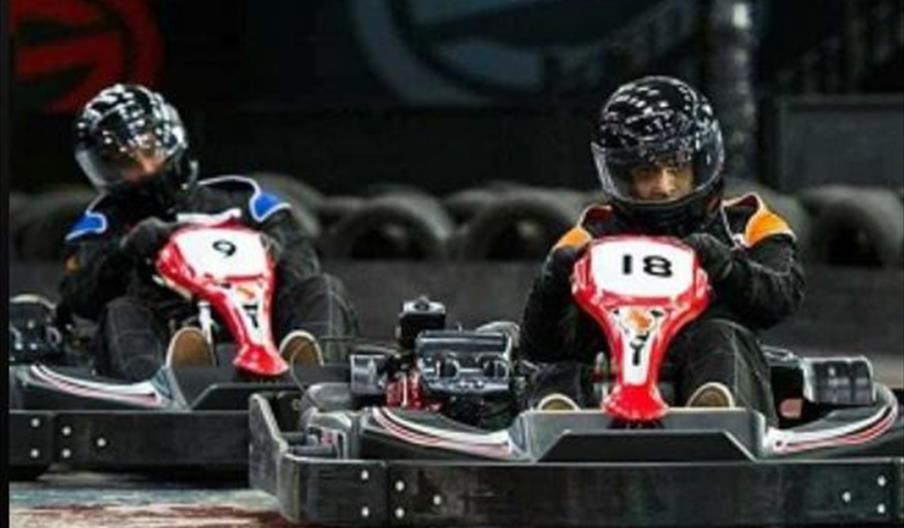 2 go karts racing