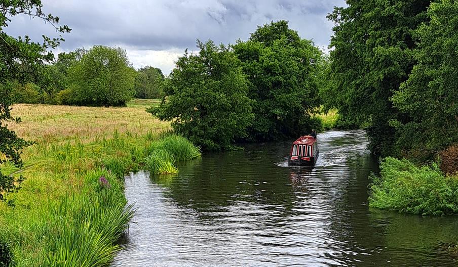 Kennet & Avon Canal beyond Reading