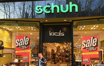 Schuh shop front
