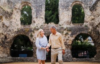 couple at Reading Abbey Ruins