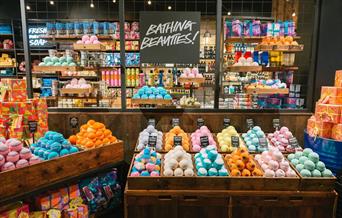 Lush bath bombs