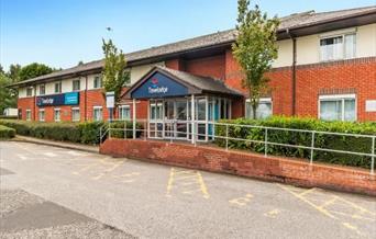 Front entrance of the Travelodge Birch M62 Westbound hotel.