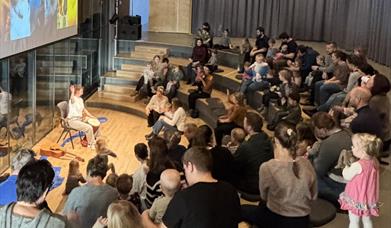 Barnestuggu - Musikkstund med Ane Linn