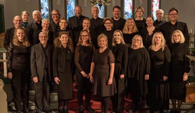 Songen langs fjorden; sunnmørske folketoner med Ålesund Kammerkor