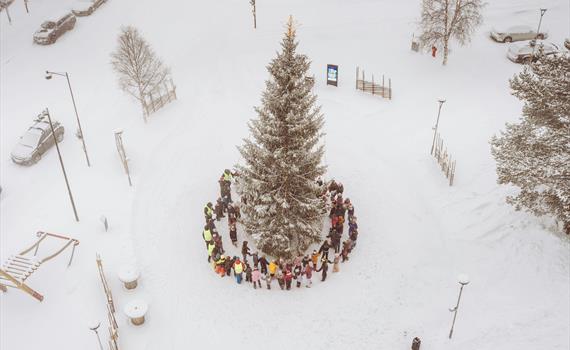 Julegrantenning på torvet
