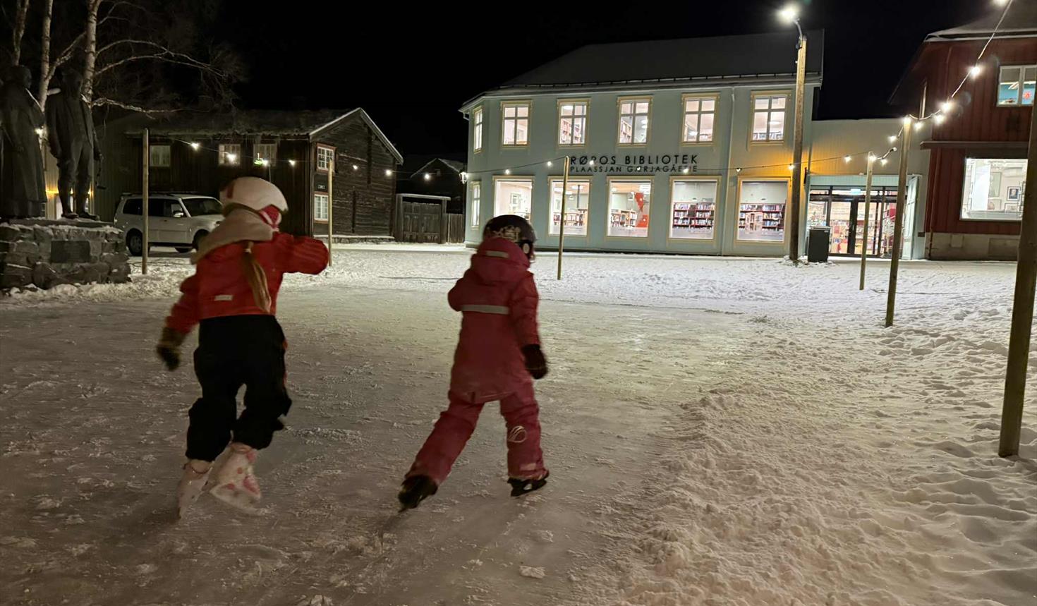 Åpning av skøytebanen i Nilsenhjørnetparken!