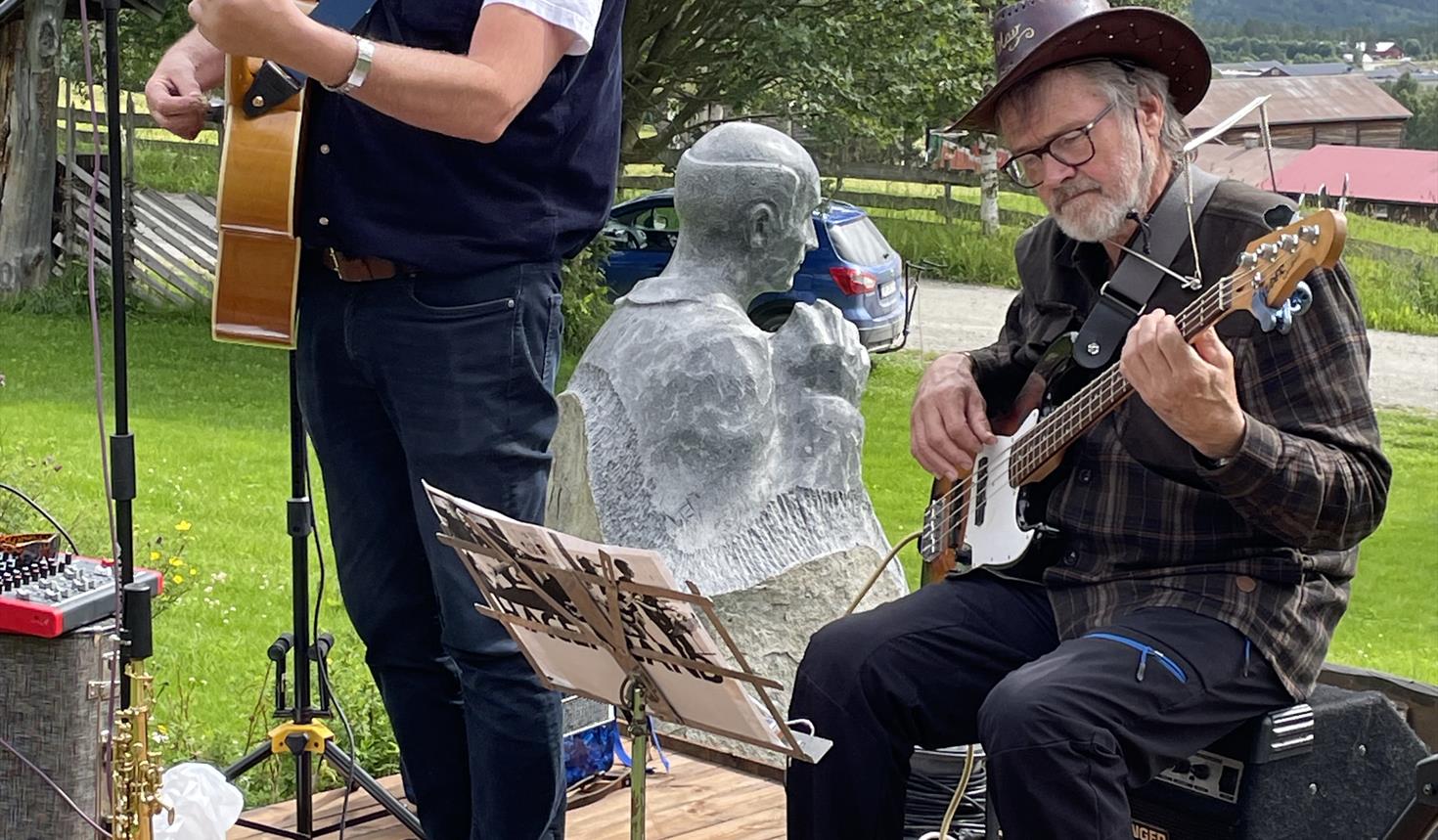 Musikerne i gang