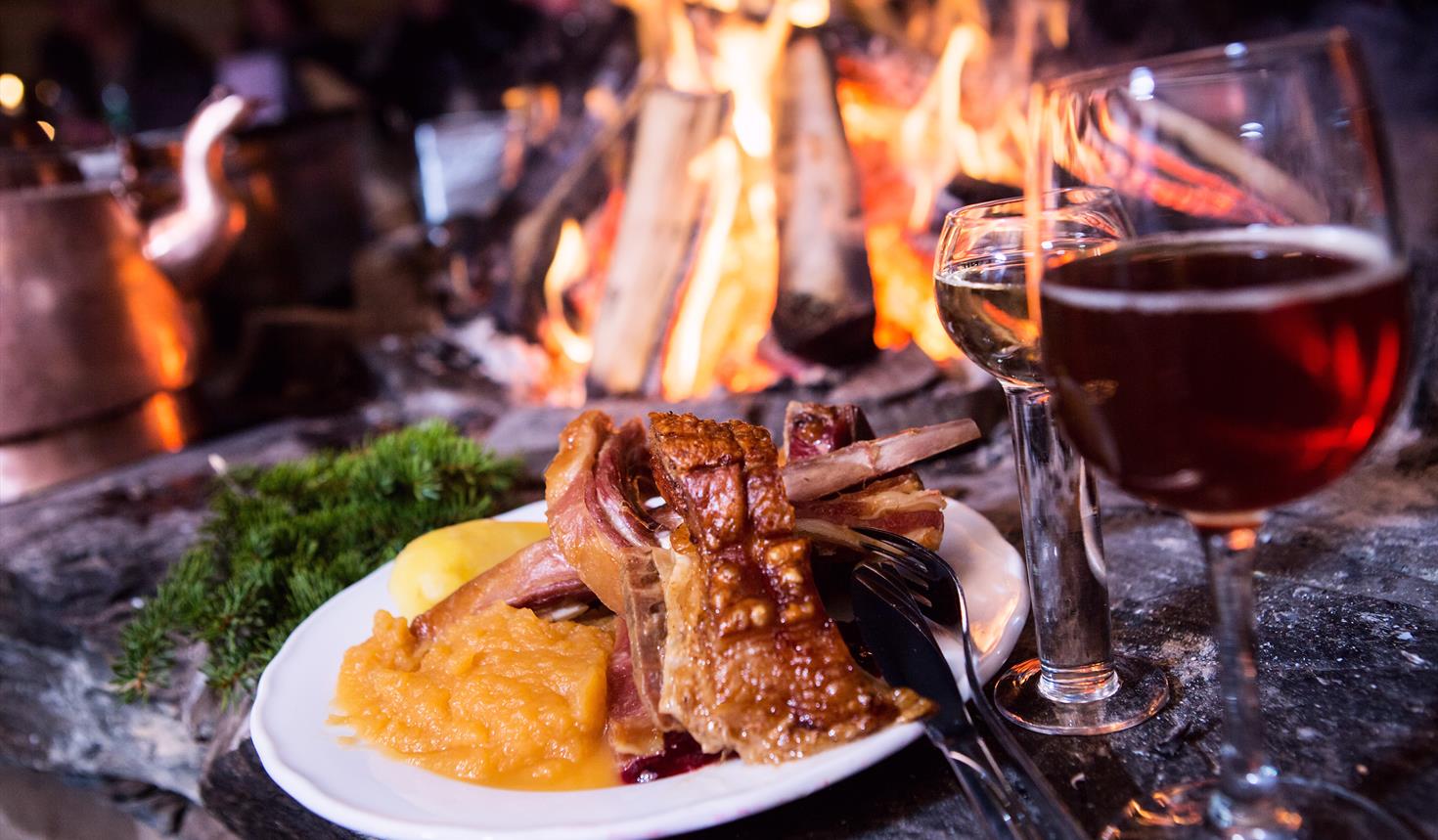 Julebord i Volldalskoja