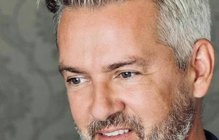 Tommy Michaelsen  spiller Håkon Banken Låter    29/8 kl 19.30