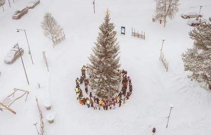 Julegrantenning på torvet