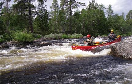 CANOE COURSES ON LAKES AND RIVERS UP TO CLASS III