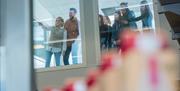Se produksjonen på Rørosmeieriet