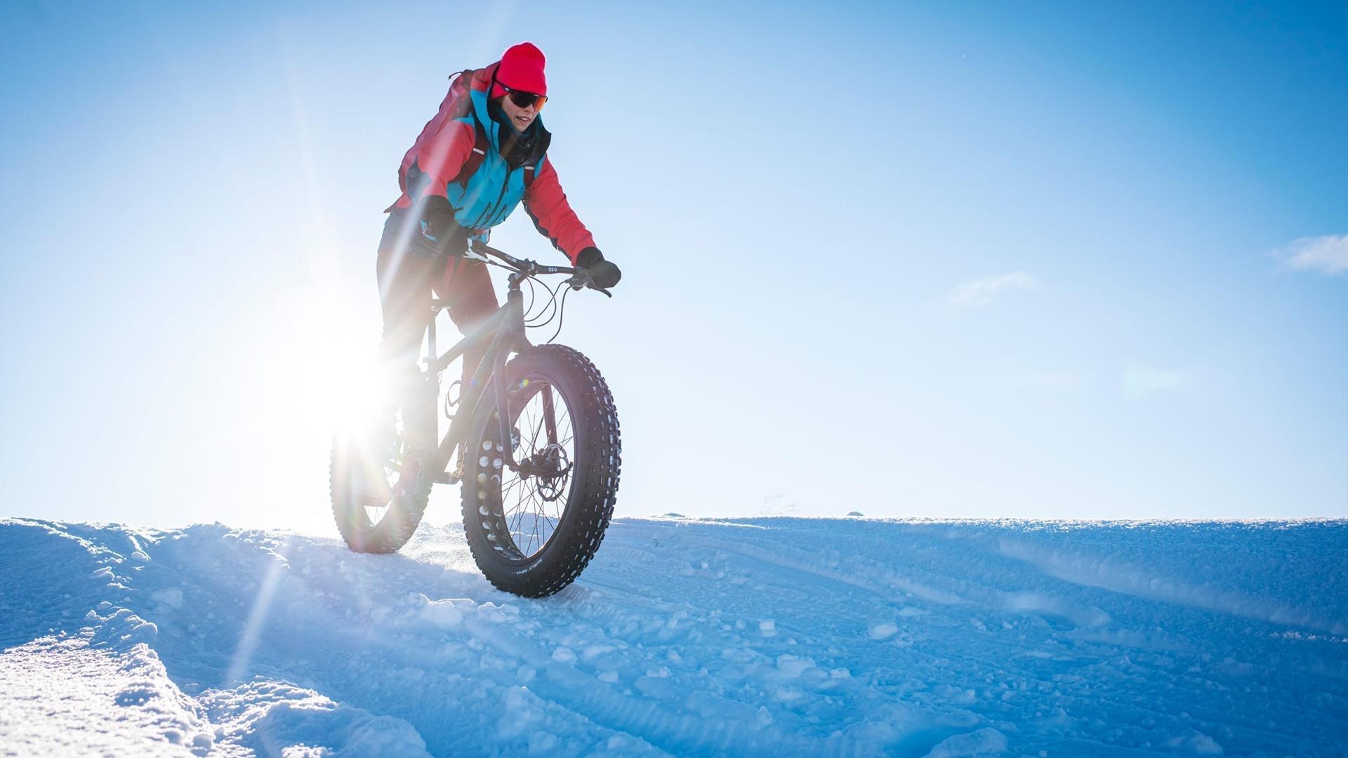 Fatbike-Roeros-winter-Activity-snow-bicycle