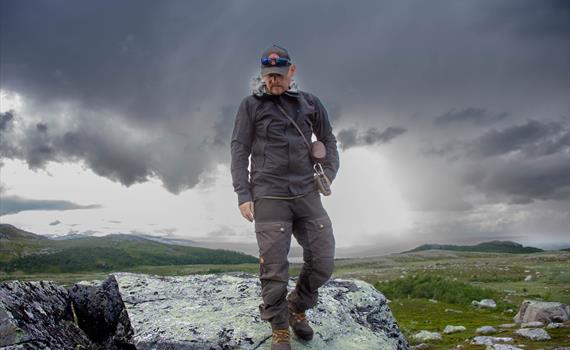 Å gjøre det usynlige synlig - En reise i samisk historie, landskap, verdier og forståelse