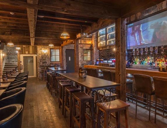 The Smoking Monkey Cocktail & Sports Bar
