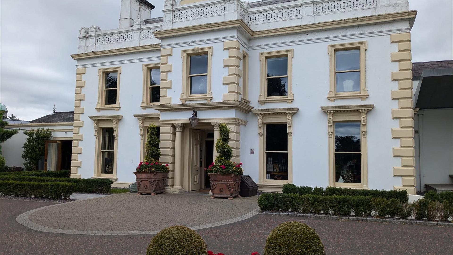 Heritage walking tour around Galgorm Resort with Glenburn Tours