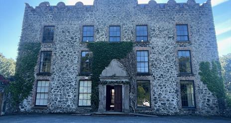 Explore Galgorm Castle & Grounds with Glenburn Tours