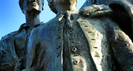 migration statue