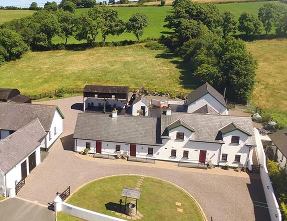 North Irish Lodge - Brennan's Barn