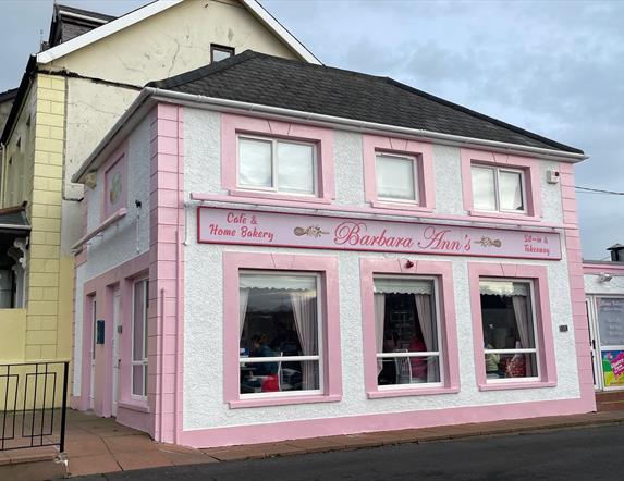 Pink and white exterior of Barbara Ann's Cafe & Bakery