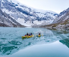 Kayak Nigardsbrevatnet