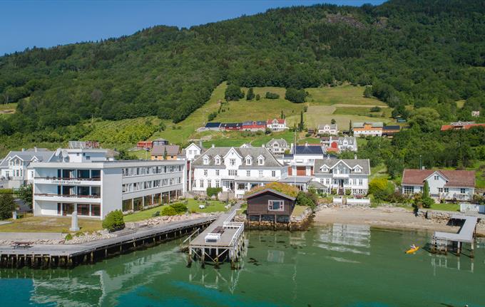 Leikanger FjordHotel
