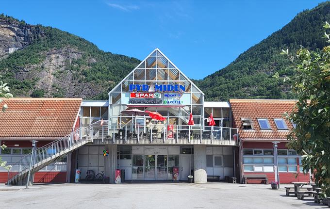 Pyramiden Shopping Mall, Gaupne