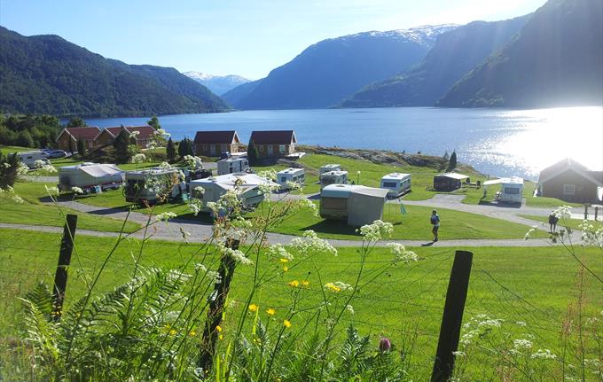 Kjørnes Camping og Fjordhytter