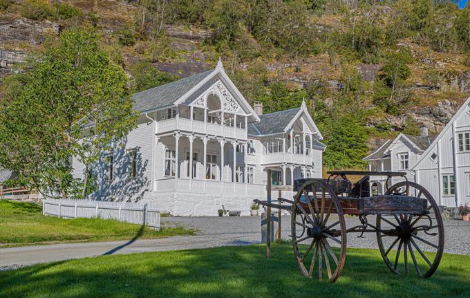 Husum Hotel, Lærdal