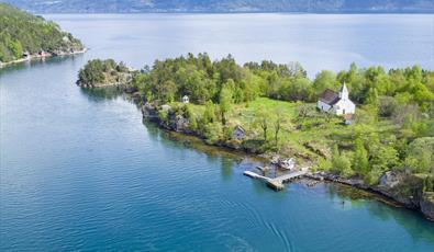 Kvamsøy Kyrkje, Balestrand