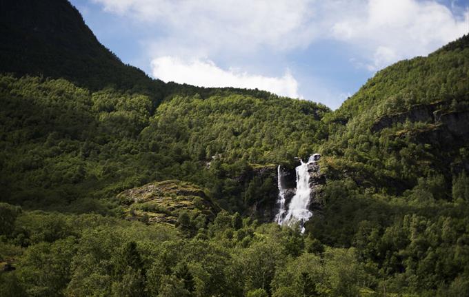 Brekkefossen Waterfall Hike