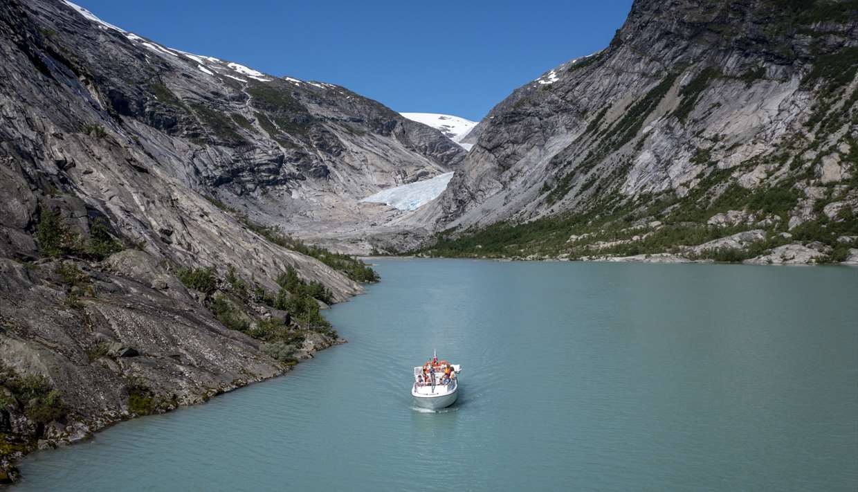 Brevegen - boat transport to Nigardsbreen Glacier