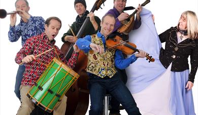Maddy Prior & The Carnival Band