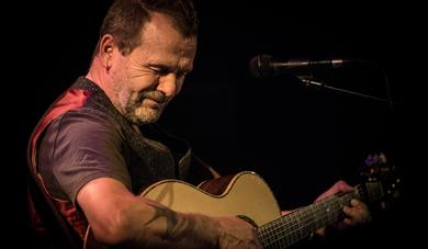 Martin Simpson