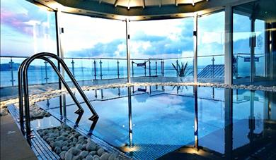 Festive Spa-kle and Dine