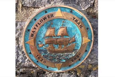 Dartmouth Mayflower Trail way marker