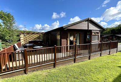 Conkers Lodge, Devon Holidays, Hot-tub, Hot tub